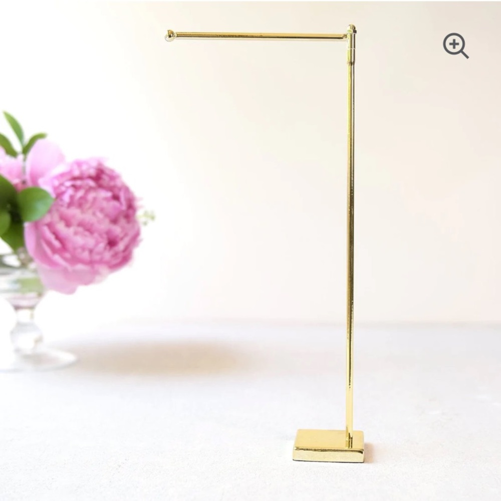 Style Me Pretty Gold Table Stands (10)